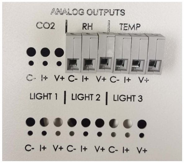 Caron - OUTP302 - Universal Analog Output, Two connections